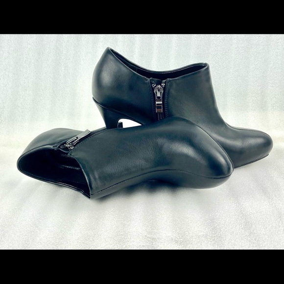 Worthington Black Heels Booties Sz 8 - Picture 7 of 7